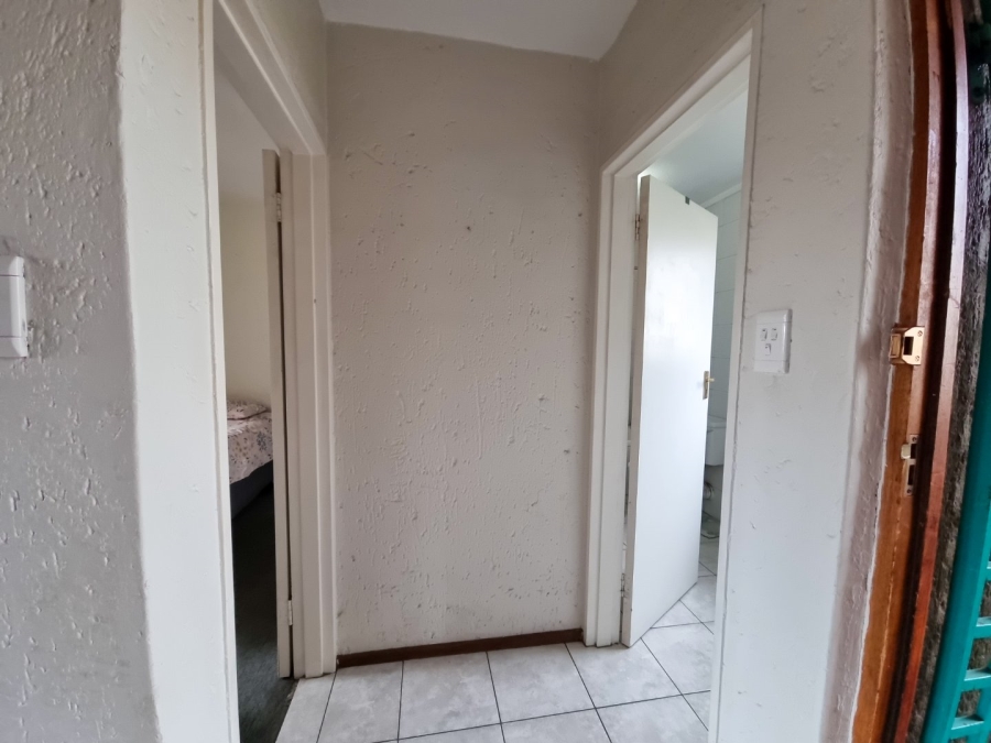To Let 1 Bedroom Property for Rent in New Market Park Gauteng