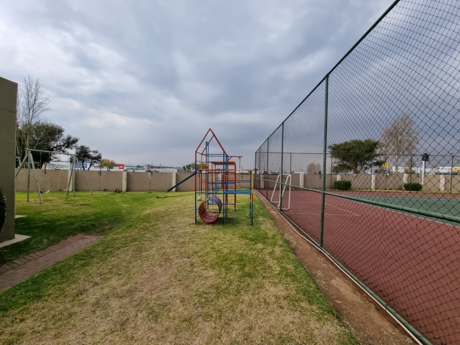To Let 1 Bedroom Property for Rent in New Market Park Gauteng