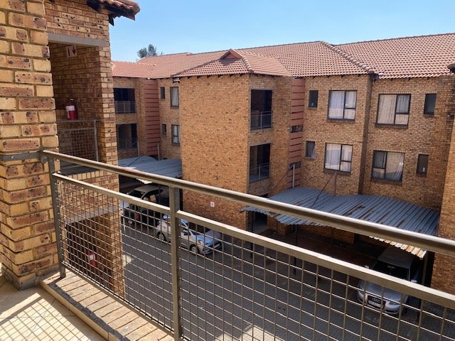 To Let 3 Bedroom Property for Rent in Cruywagenpark Gauteng