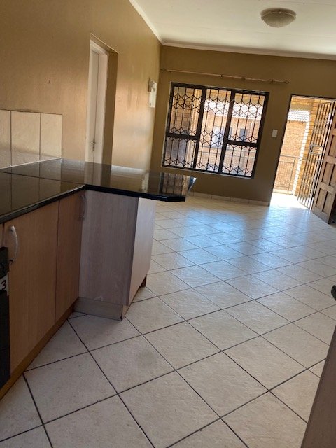 To Let 3 Bedroom Property for Rent in Cruywagenpark Gauteng