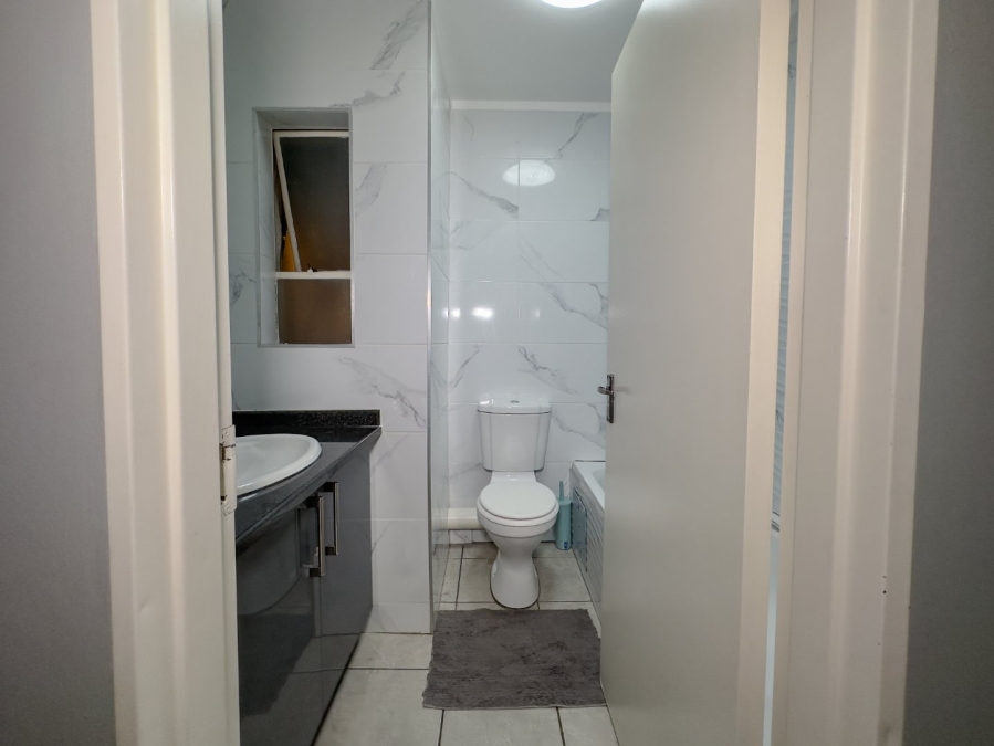 2 Bedroom Property for Sale in Menlyn Gauteng