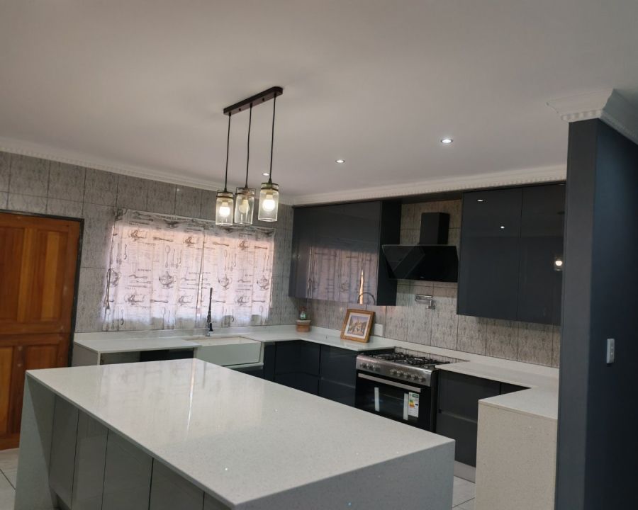 4 Bedroom Property for Sale in Ninapark Gauteng