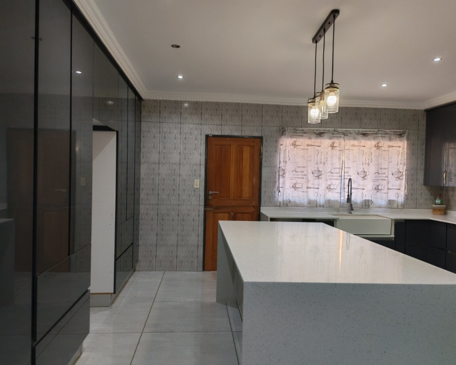 4 Bedroom Property for Sale in Ninapark Gauteng