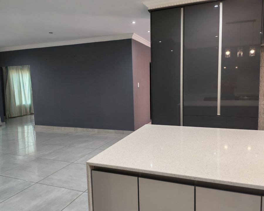 4 Bedroom Property for Sale in Ninapark Gauteng