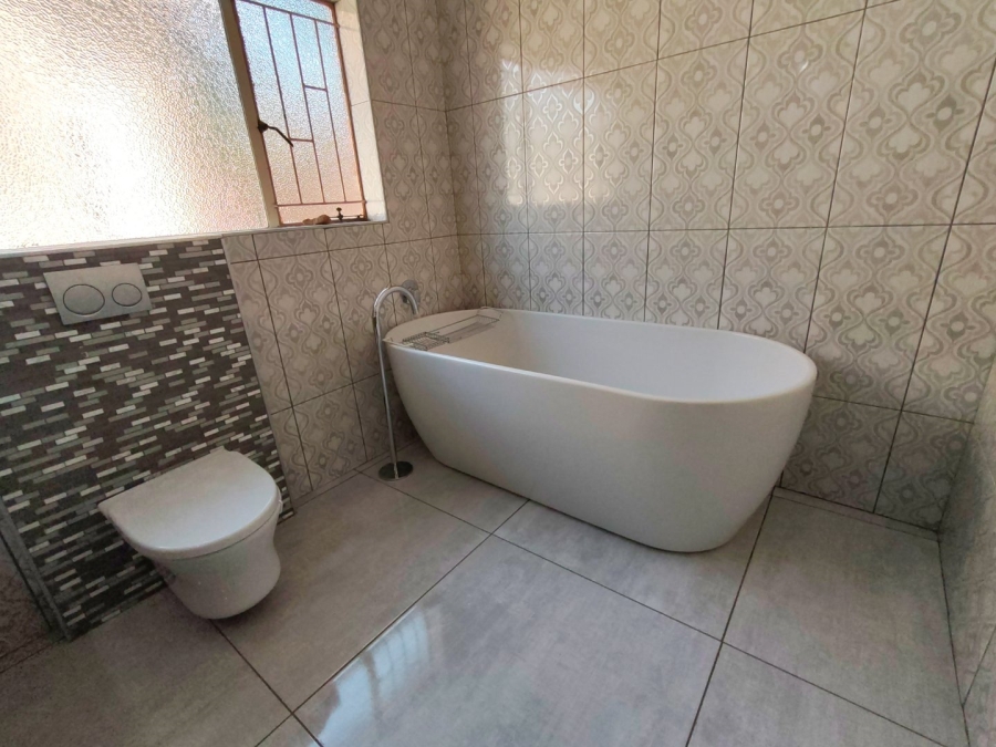 4 Bedroom Property for Sale in Ninapark Gauteng