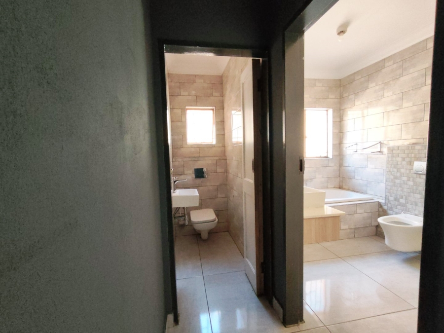 4 Bedroom Property for Sale in Ninapark Gauteng