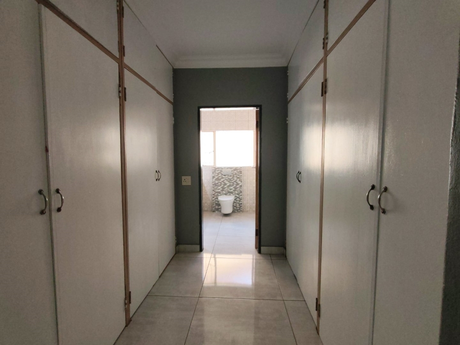 4 Bedroom Property for Sale in Ninapark Gauteng