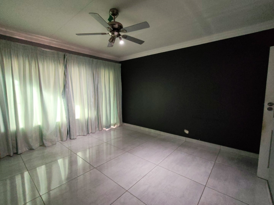 4 Bedroom Property for Sale in Ninapark Gauteng
