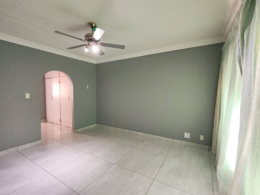 4 Bedroom Property for Sale in Ninapark Gauteng