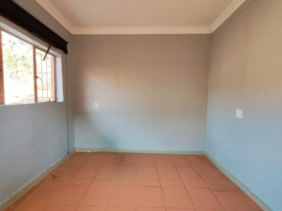 4 Bedroom Property for Sale in Ninapark Gauteng