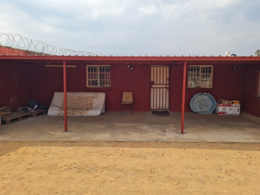 7 Bedroom Property for Sale in Lenasia Ext 13 Gauteng