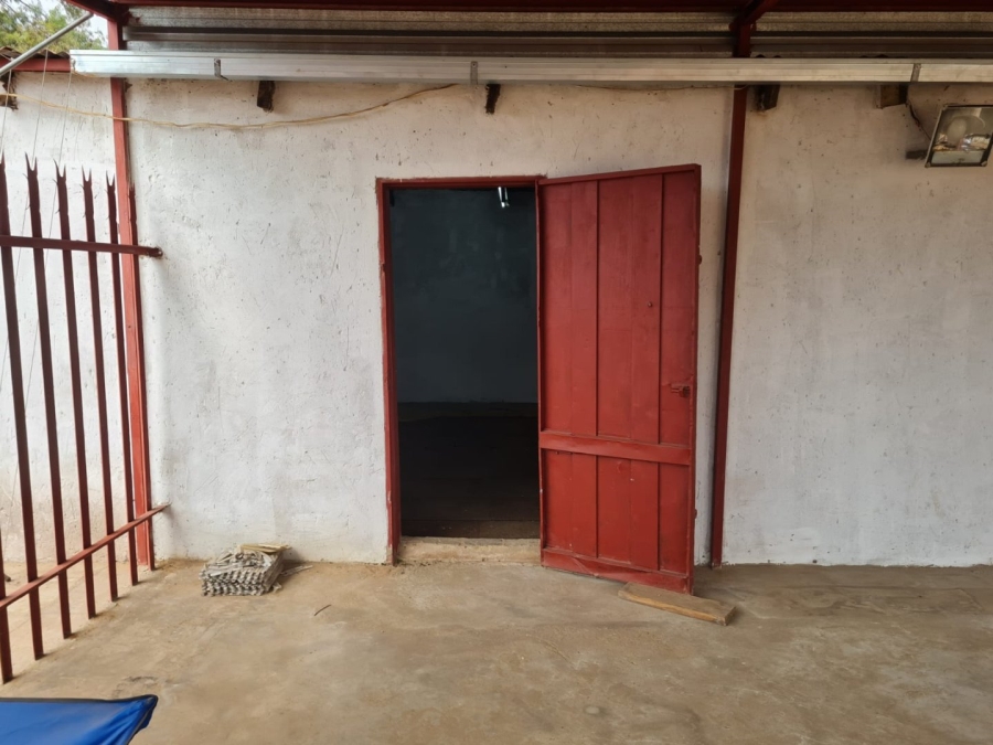 7 Bedroom Property for Sale in Lenasia Ext 13 Gauteng