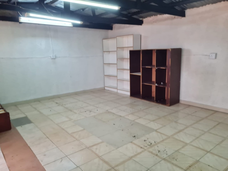 7 Bedroom Property for Sale in Lenasia Ext 13 Gauteng