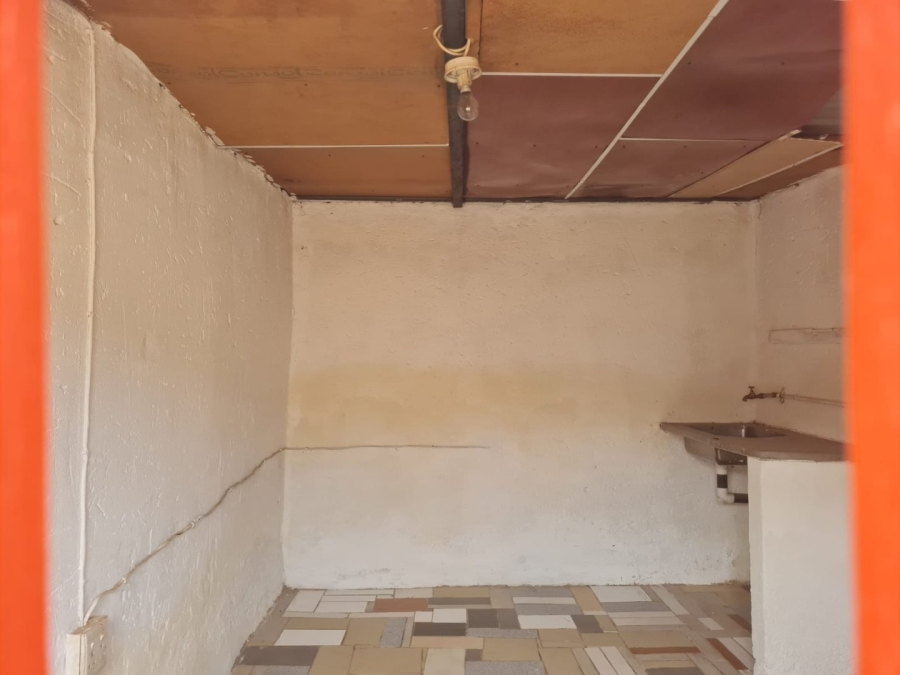 7 Bedroom Property for Sale in Lenasia Ext 13 Gauteng