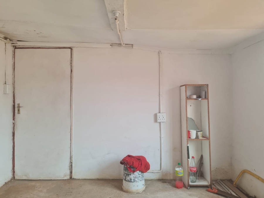 7 Bedroom Property for Sale in Lenasia Ext 13 Gauteng