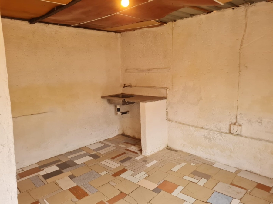 7 Bedroom Property for Sale in Lenasia Ext 13 Gauteng