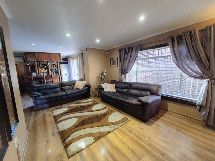 3 Bedroom Property for Sale in Vanderbijlpark SE 4 Gauteng