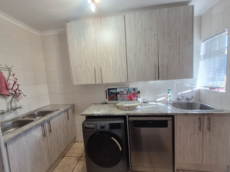 3 Bedroom Property for Sale in Vanderbijlpark SE 4 Gauteng
