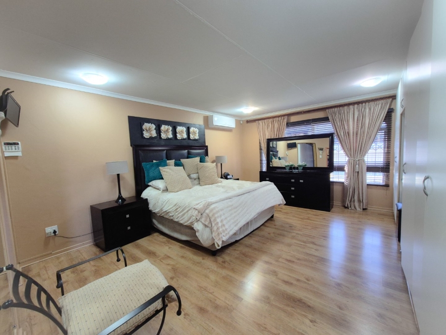 3 Bedroom Property for Sale in Vanderbijlpark SE 4 Gauteng