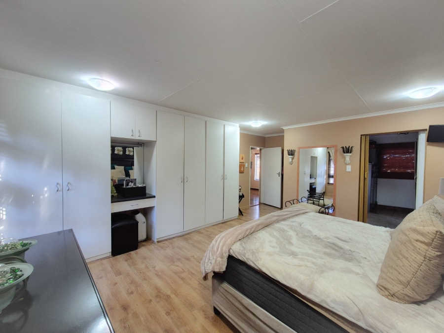 3 Bedroom Property for Sale in Vanderbijlpark SE 4 Gauteng