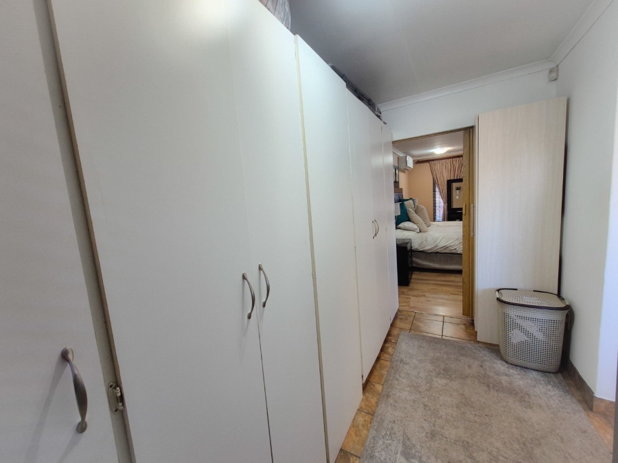 3 Bedroom Property for Sale in Vanderbijlpark SE 4 Gauteng