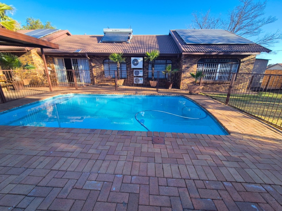 3 Bedroom Property for Sale in Vanderbijlpark SE 4 Gauteng