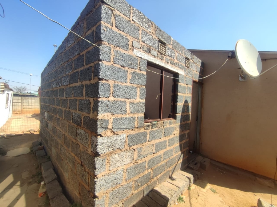 2 Bedroom Property for Sale in Etwatwa Gauteng
