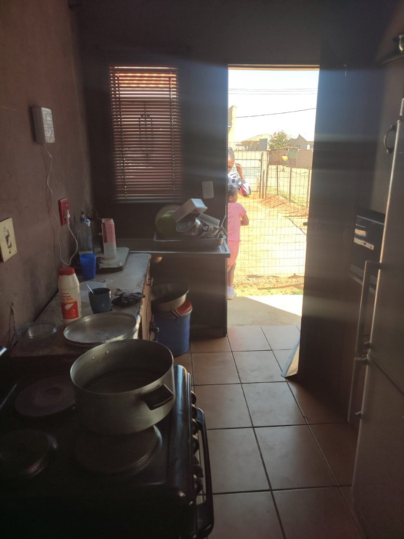2 Bedroom Property for Sale in Etwatwa Gauteng