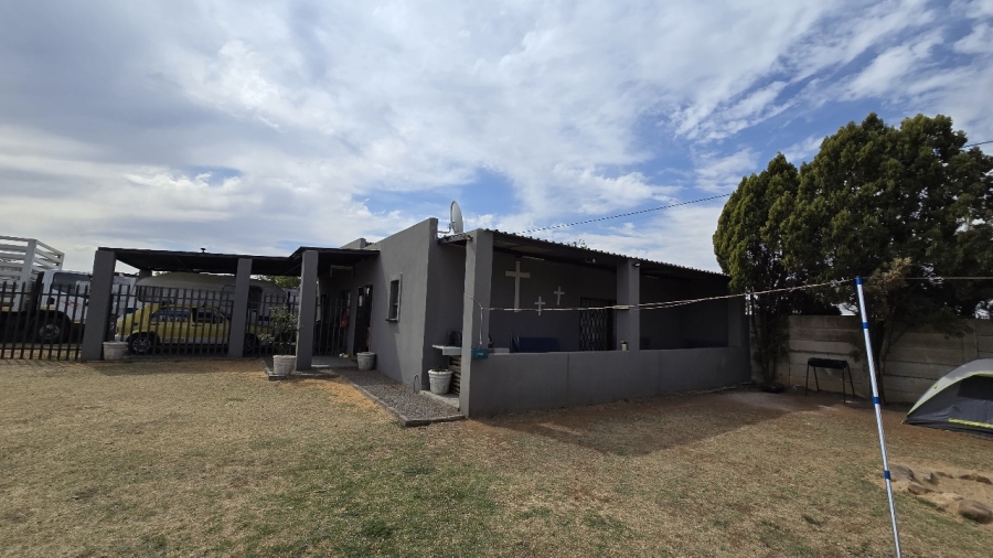 4 Bedroom Property for Sale in Rothdene Gauteng