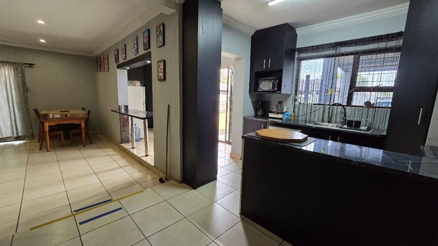 4 Bedroom Property for Sale in Rothdene Gauteng