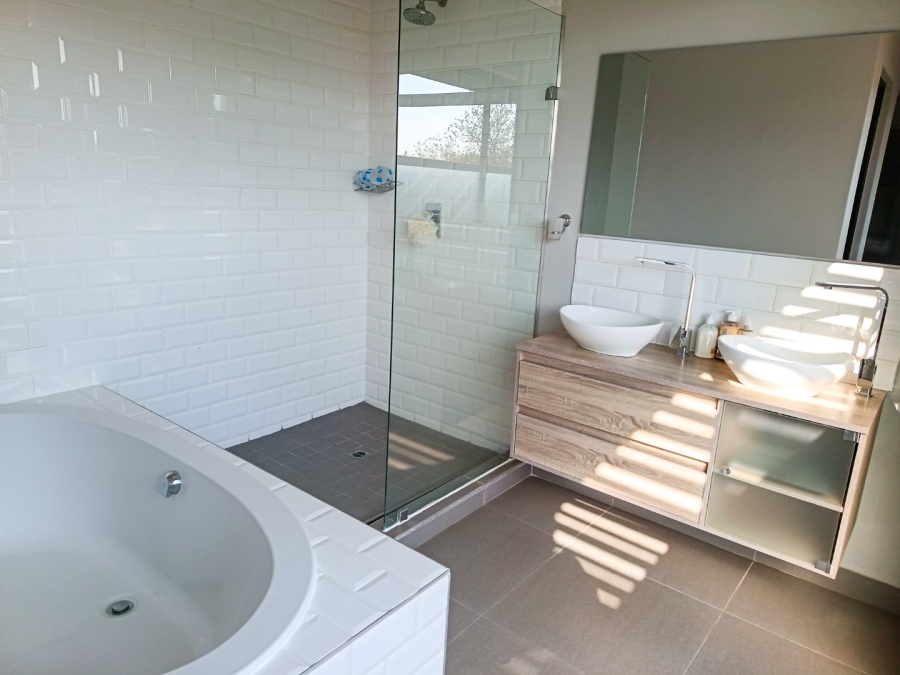 5 Bedroom Property for Sale in The Hills Game Reserve Estate Gauteng