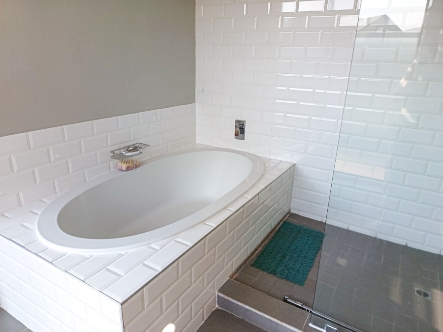 5 Bedroom Property for Sale in The Hills Game Reserve Estate Gauteng