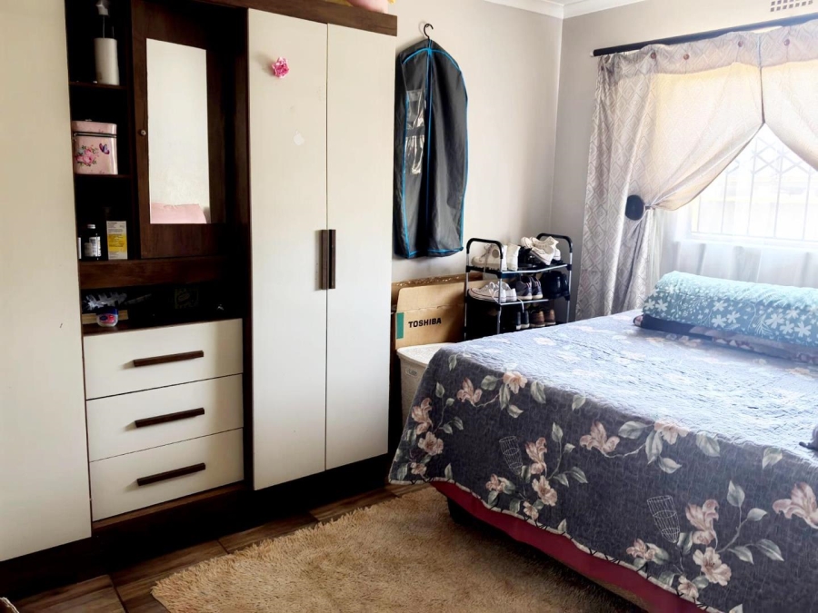 2 Bedroom Property for Sale in Clayville Gauteng