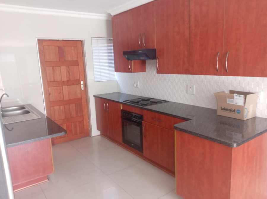 To Let 2 Bedroom Property for Rent in The Reeds Gauteng