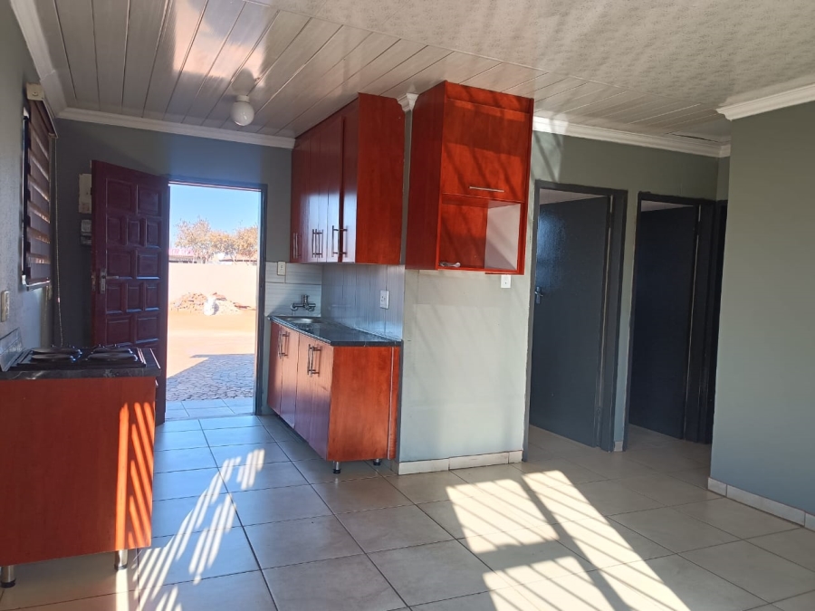 To Let 3 Bedroom Property for Rent in Protea Glen Gauteng