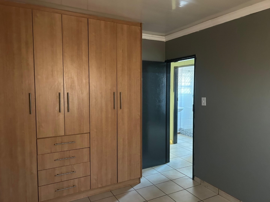 To Let 3 Bedroom Property for Rent in Protea Glen Gauteng