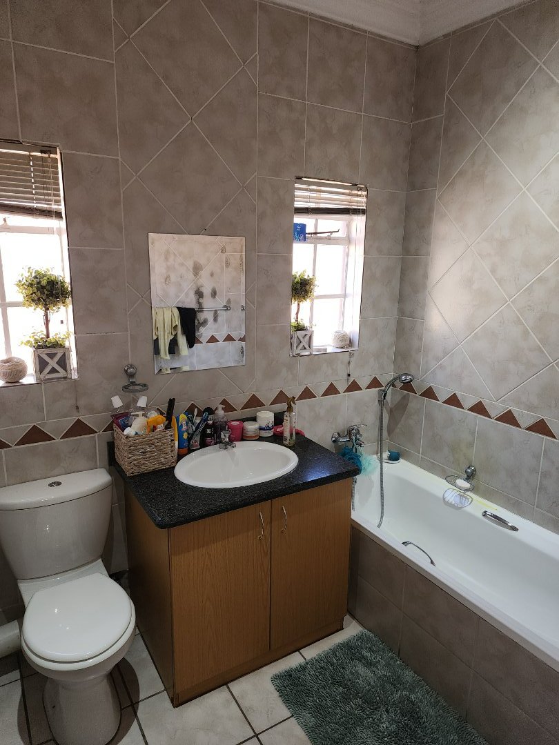 3 Bedroom Property for Sale in Amberfield Gauteng