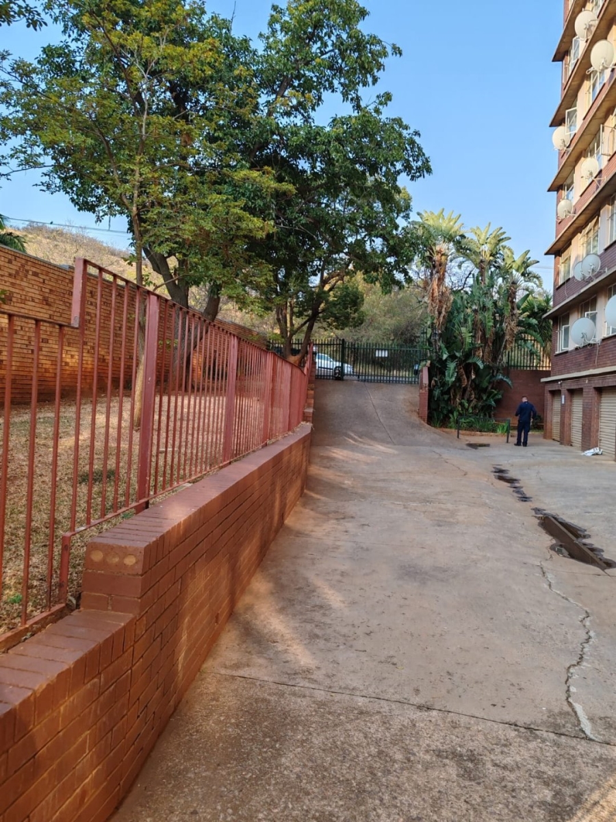 2 Bedroom Property for Sale in Wonderboom South Gauteng