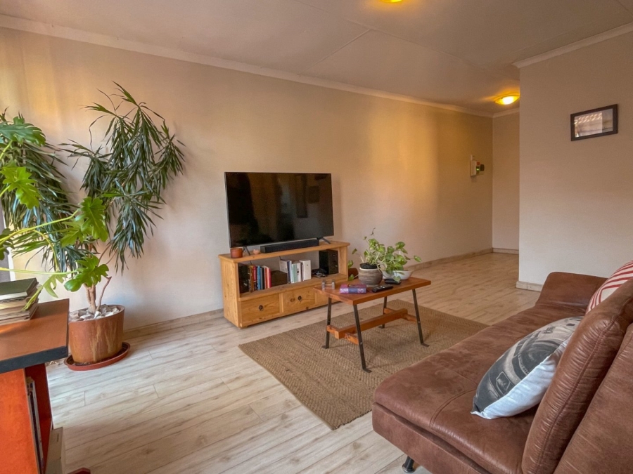 1 Bedroom Property for Sale in Silver Lakes Gauteng