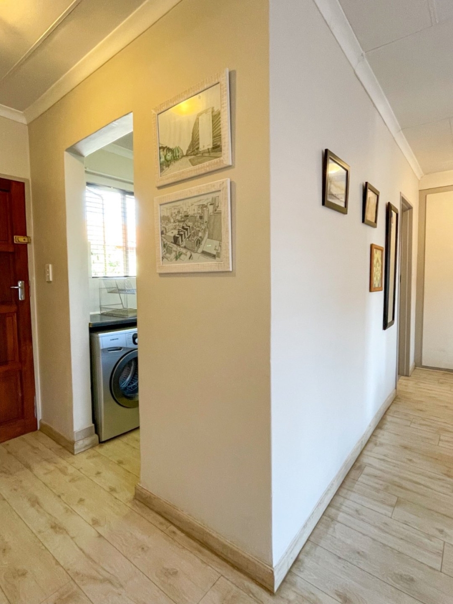 1 Bedroom Property for Sale in Silver Lakes Gauteng