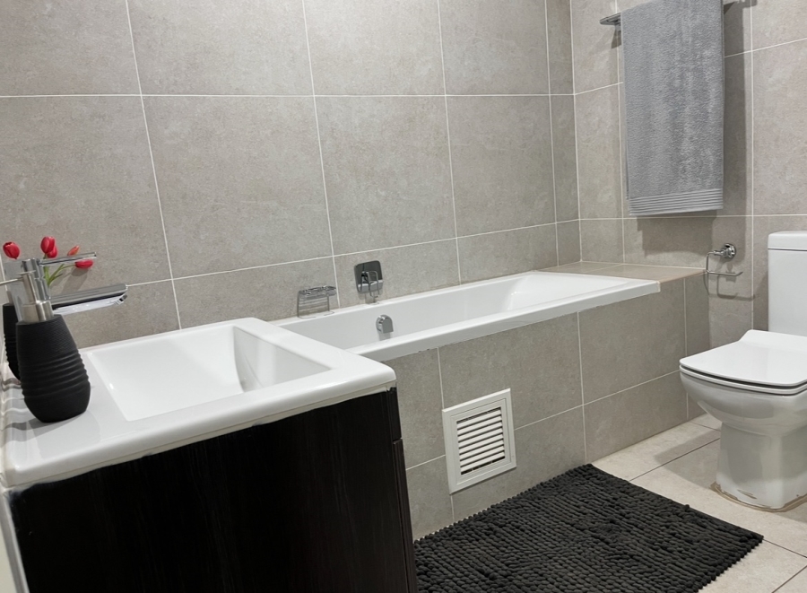 2 Bedroom Property for Sale in Greenstone Hill Gauteng