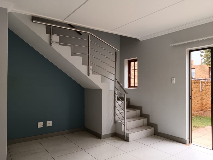 To Let 2 Bedroom Property for Rent in Blue Hills Gauteng
