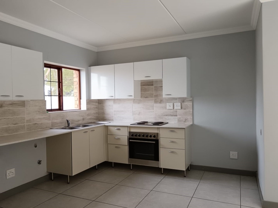 To Let 2 Bedroom Property for Rent in Blue Hills Gauteng
