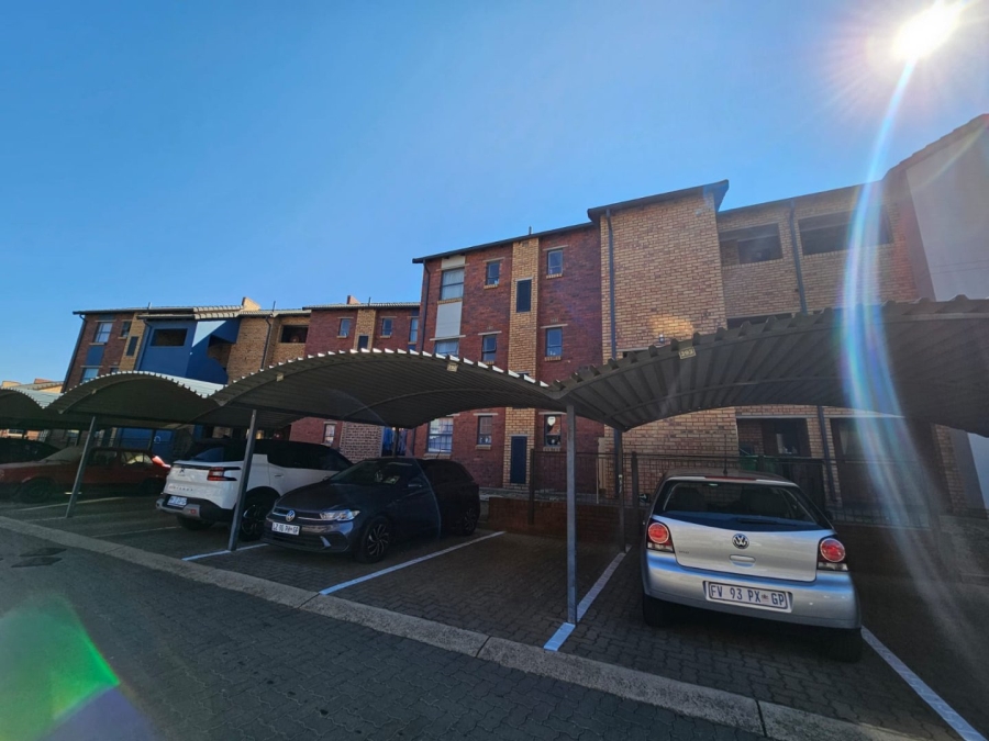 2 Bedroom Property for Sale in Alveda Gauteng