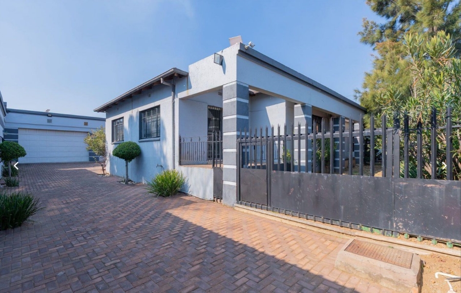 8 Bedroom Property for Sale in Edenvale Central Gauteng