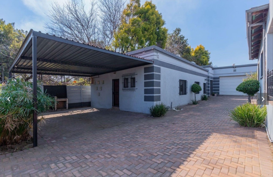 8 Bedroom Property for Sale in Edenvale Central Gauteng