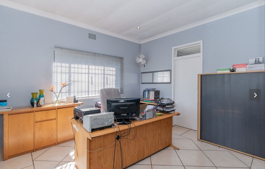 8 Bedroom Property for Sale in Edenvale Central Gauteng