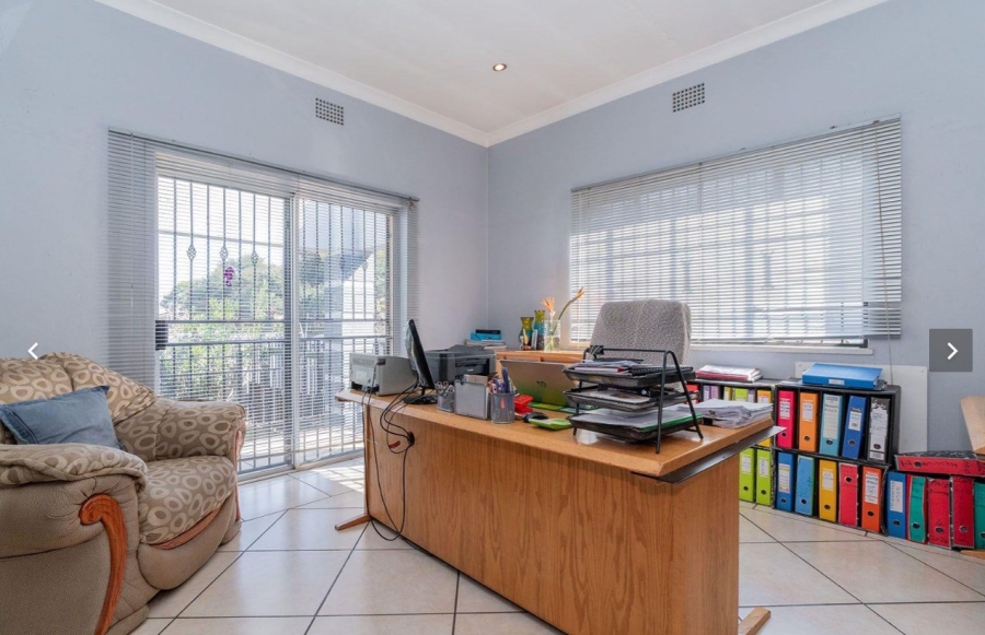8 Bedroom Property for Sale in Edenvale Central Gauteng