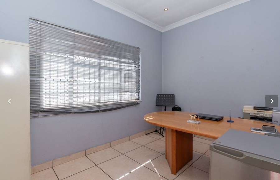 8 Bedroom Property for Sale in Edenvale Central Gauteng