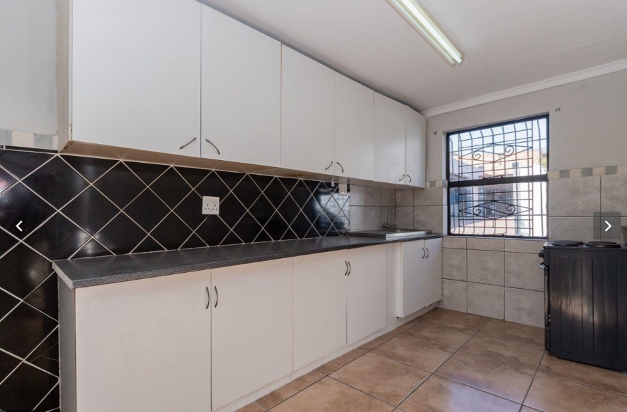 8 Bedroom Property for Sale in Edenvale Central Gauteng